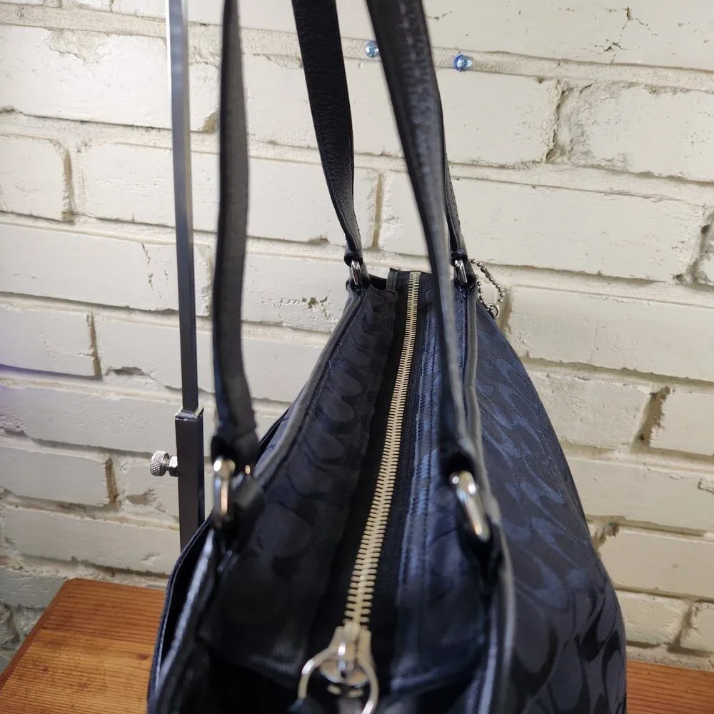 Like New Coach Signature Black Shoulder Bag Tote Purse